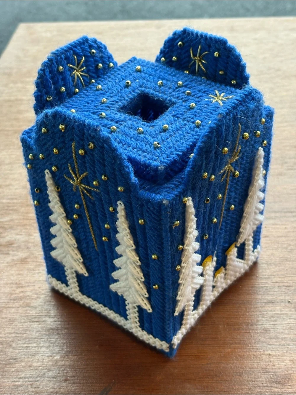 VTG handmade 1995 plastic canvas tissue box cover pattern.